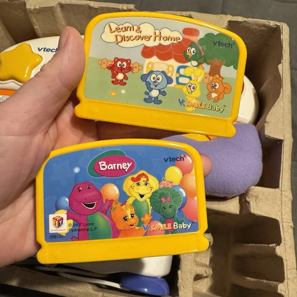 VTech V.Smile Baby Infant Development System Barney & Friends + 2 Smartridges